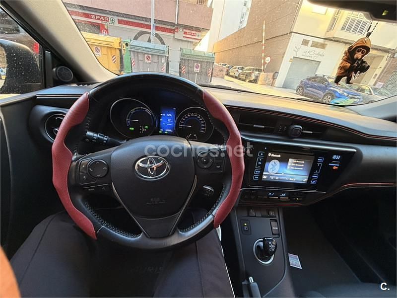 Usado Toyota Auris Hybrid Advance 136 CV (100 kW) 2016 Negro Berlina