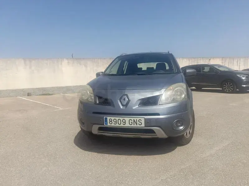 Usado Renault Koleos Dynamique 150 CV (110 kW) 2009 Gris / plata SUV