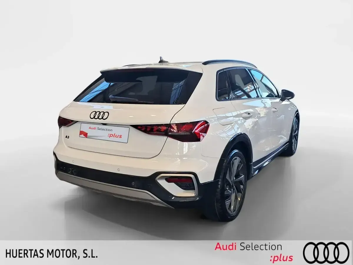 Usado Audi A3 Advanced Plus 204 CV (150 kW) 2026 Blanco Berlina