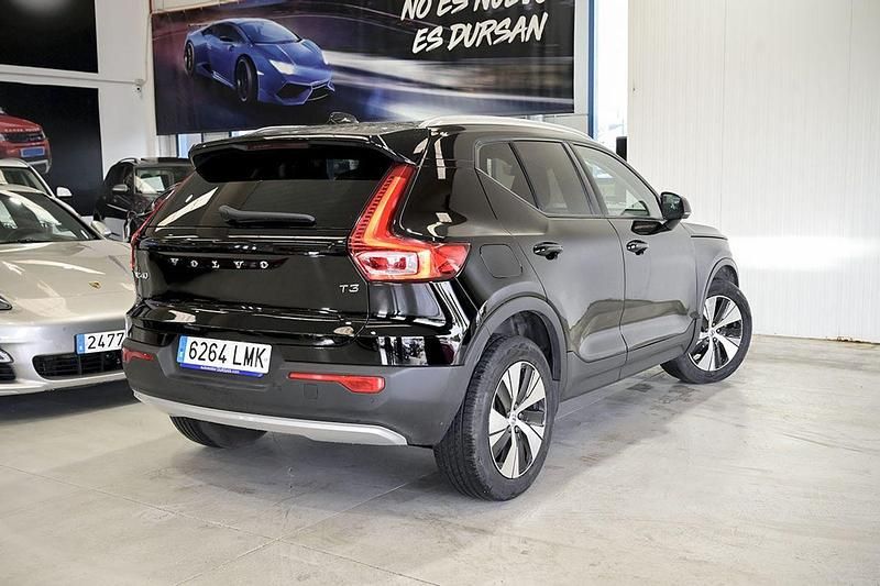 Usado Volvo XC40 Momentum 163 CV (119 kW) 2021 Negro SUV