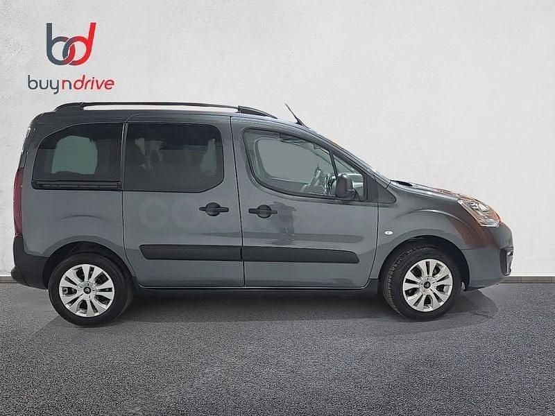 Usado Citroën Berlingo Feel 110 CV (80 kW) 2018 Gris / plata Monovolumen