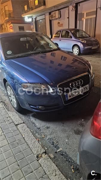 Usado Audi A4 140 CV (102 kW) 2006 Azul Berlina