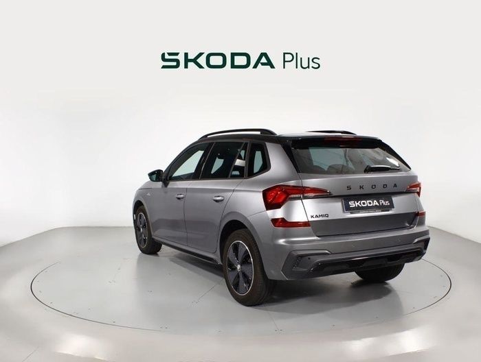 Gris Usado 2024 Skoda Kamiq Monte Carlo SUV | 26.900 € (Un poco caro) - Imagen 1/2