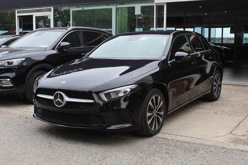Usado Mercedes A250 219 CV (161 kW) 2021 Negro Berlina
