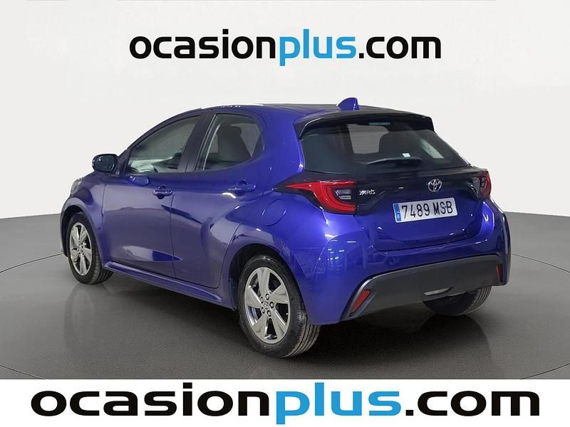 Usado Toyota Yaris Hybrid Active 116 CV (85 kW) 2024 Azul Utilitario