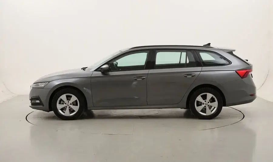 Usado Skoda Octavia Ambition 115 CV (84 kW) 2022 Familiar