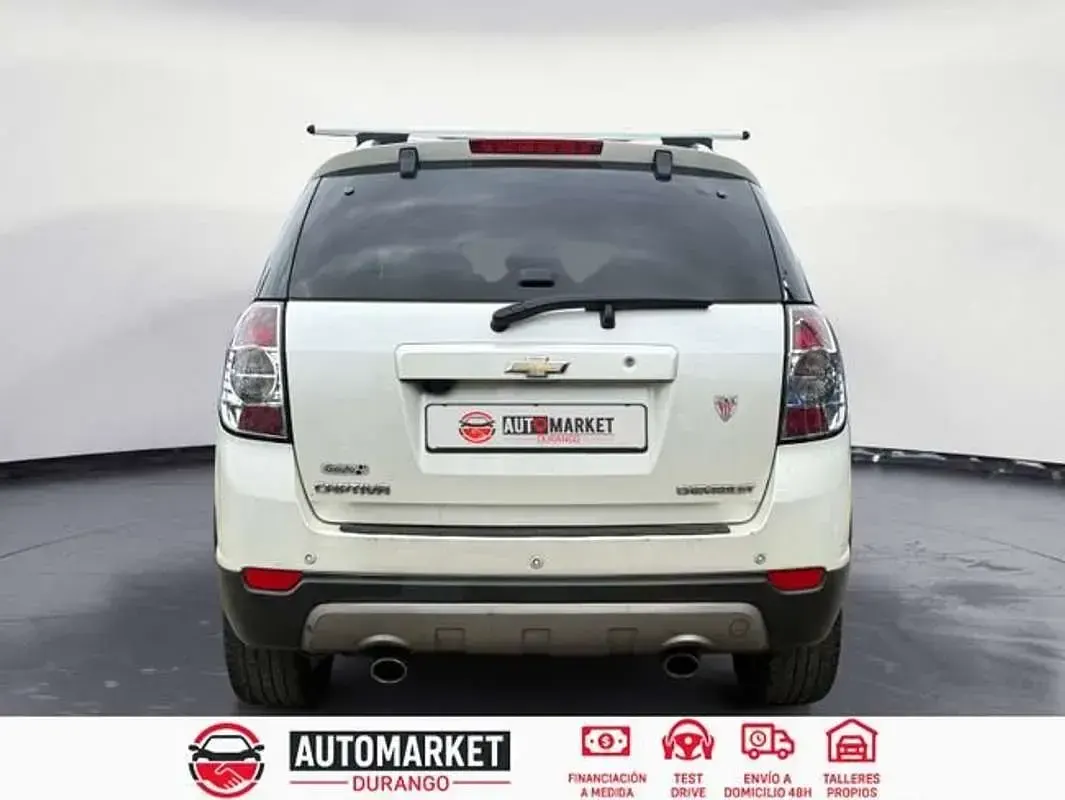 Usado Chevrolet Captiva LTZ 184 CV (135 kW) 2012 Azul SUV