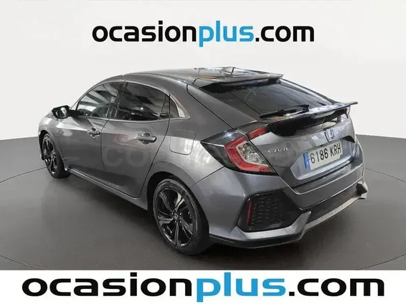 Usado Honda Civic Elegance 129 CV (94 kW) 2018 Gris / plata Berlina