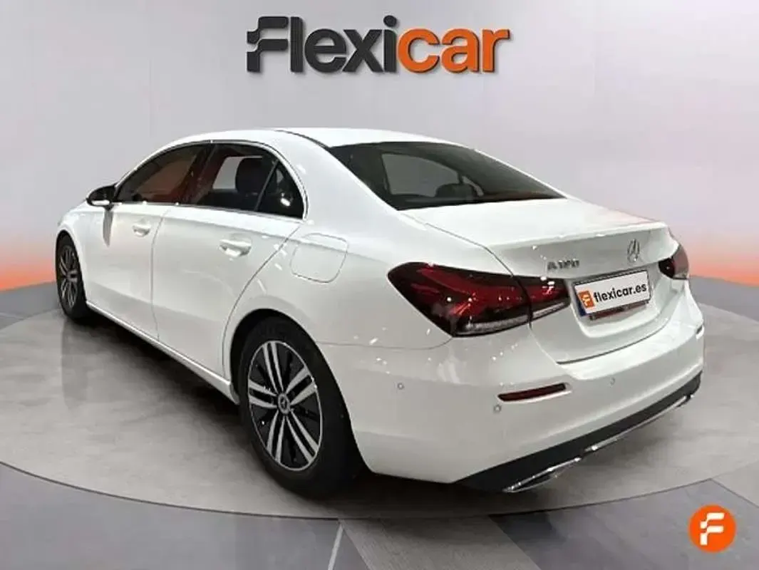 Usado Mercedes A180 136 CV (100 kW) 2022 Blanco Berlina