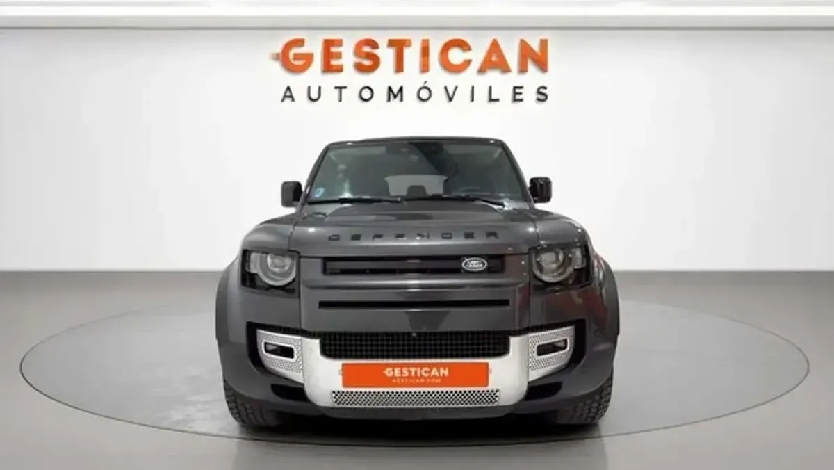 Usado Land Rover Defender SE 404 CV (297 kW) 2022 Gris SUV