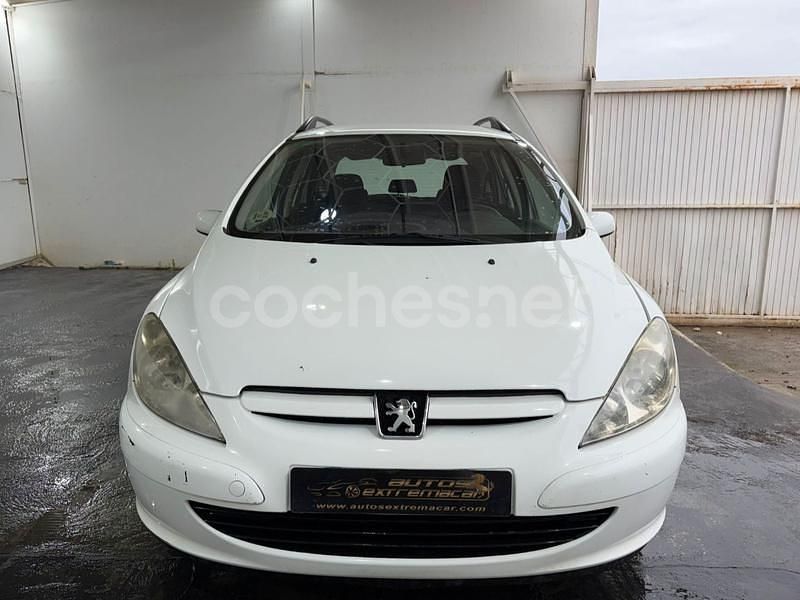Usado Peugeot 307 110 CV (80 kW) 2003 Blanco Familiar