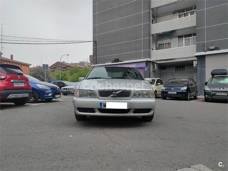 Usado Volvo S70 140 CV (102 kW) 1999 Gris / plata Berlina