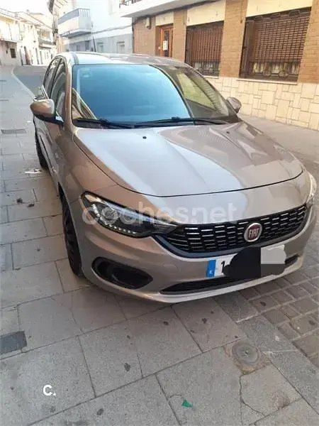 Usado Fiat Tipo Pop 95 CV (69 kW) 2018 Gris / plata Berlina