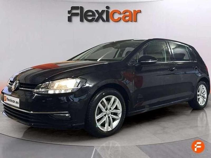 Usado VW Golf VII Advance 125 CV (91 kW) 2018 Negro Utilitario