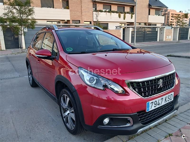 Usado Peugeot 2008 Allure 130 CV (95 kW) 2018 Granate SUV