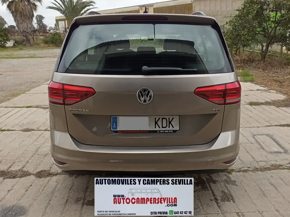 Usado VW Touran Edition 116 CV (85 kW) 2017 Beige Monovolumen