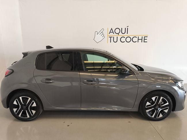 Usado Peugeot 208 Allure 100 CV (73 kW) 2025 Gris Utilitario