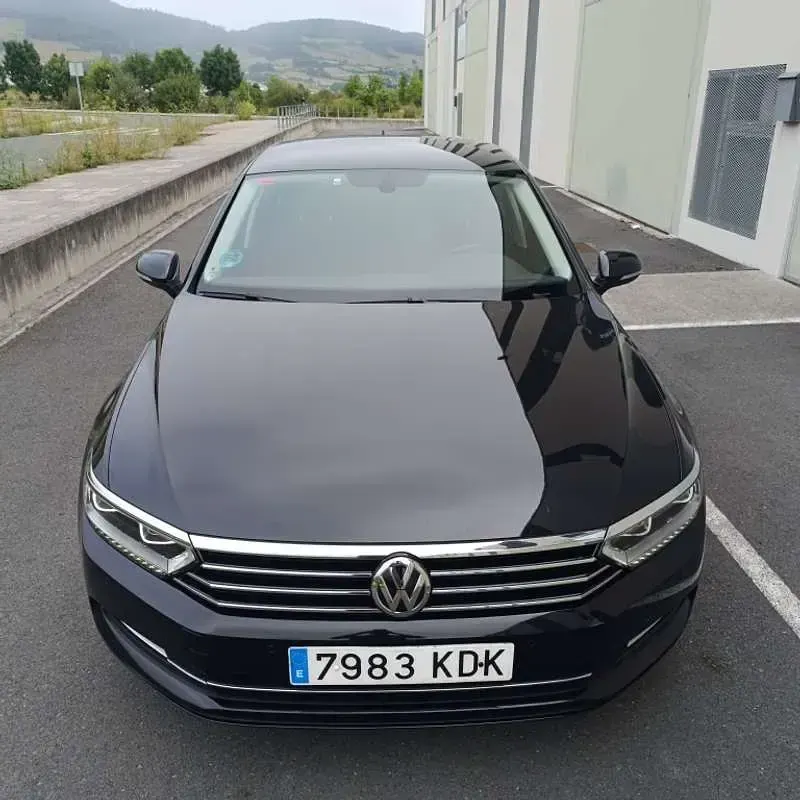 Usado VW Passat Advance 150 CV (110 kW) 2017 Negro Berlina