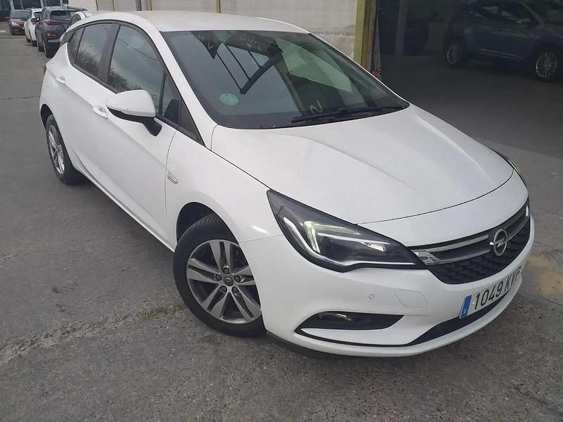 Używany Opel Astra S 110 KM (80 kW) 2019 Biały