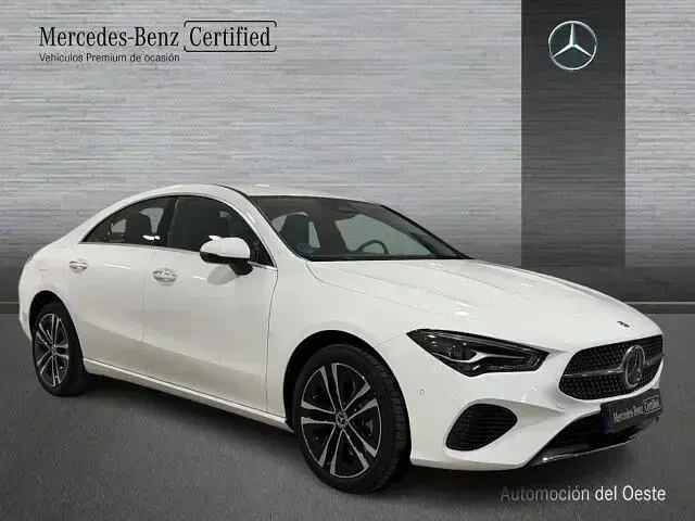 Usado Mercedes CLA250e 218 CV (160 kW) 2025 Blanco polar Coupe