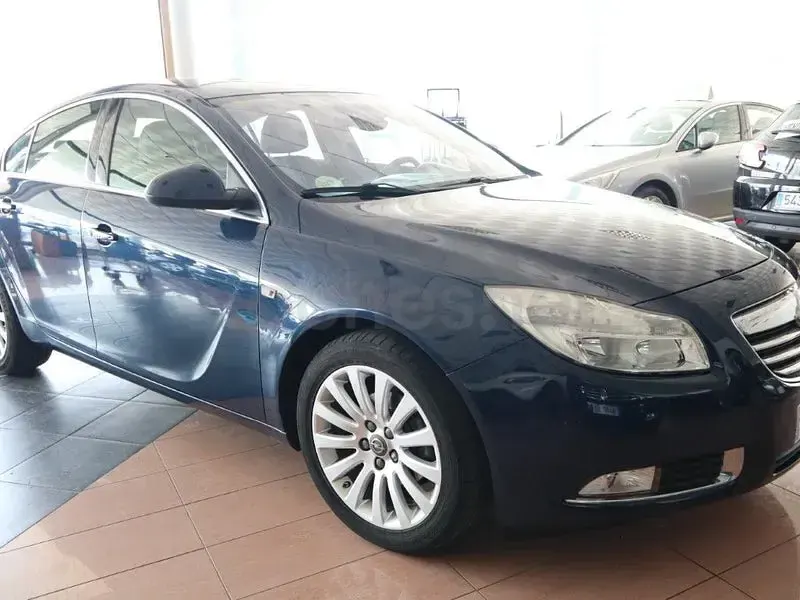 Usado Opel Insignia Cosmo 130 CV (95 kW) 2011 Azul Berlina