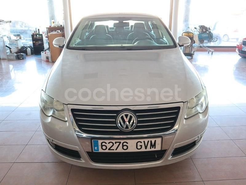 Gris / plata Usado 2011 VW Passat Edition Berlina | 6200 € (Super precio) - Imagen 1/4
