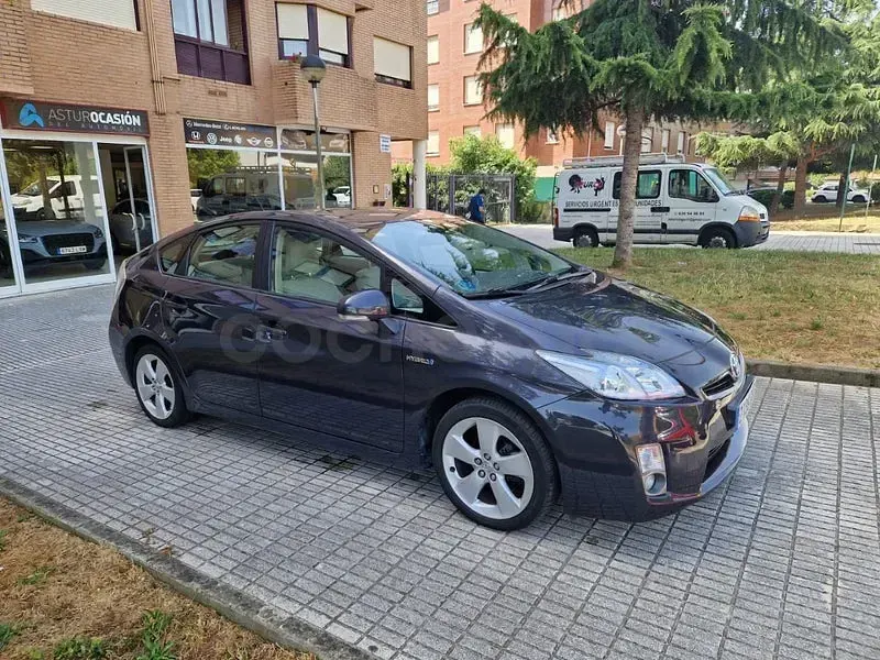 Usado Toyota Prius Advance 136 CV (100 kW) 2010 Gris / plata Utilitario