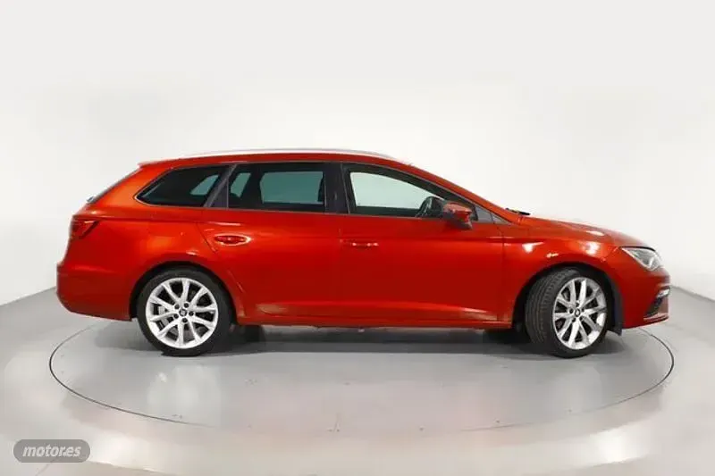 Usado Seat Leon ST FR 150 CV (110 kW) 2020 Rojo Familiar