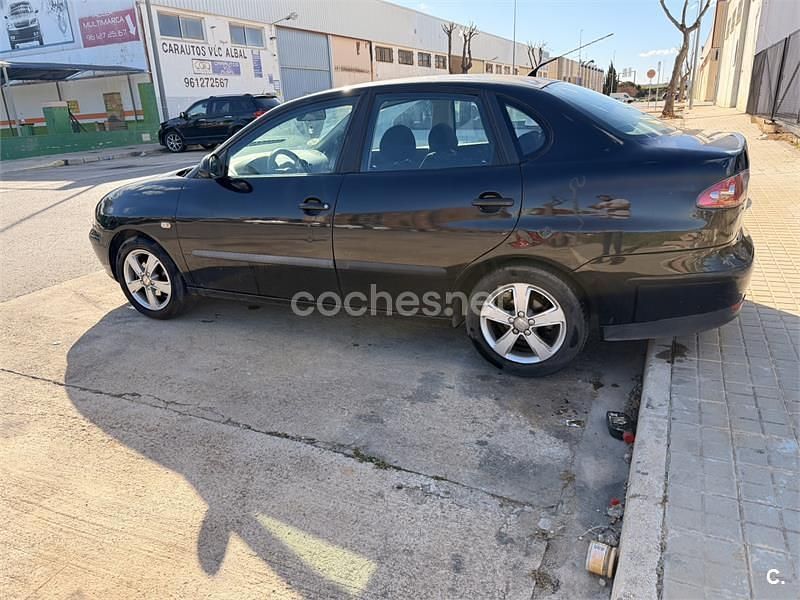 Usado Seat Cordoba Stylance 100 CV (73 kW) 2007 Negro Berlina