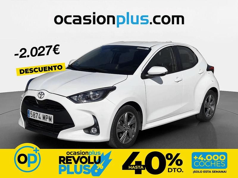 Usado Toyota Yaris Hybrid Active 116 CV (85 kW) 2024 Blanco Berlina