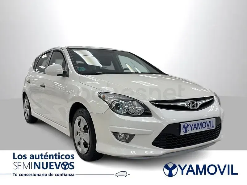 Begagnad Hyundai i30 Classic 109 HK (80 kW) 2011 Vit Sedan