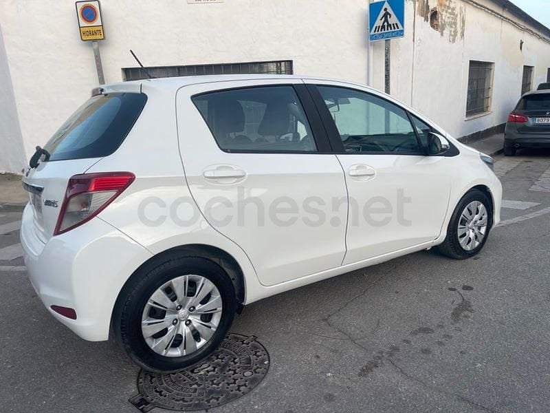 Occasion Toyota Yaris Active 90 ch (66 kW) 2014 Blanc Citadine