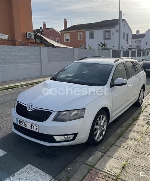 Blanco Usado 2014 Skoda Octavia Ambition Familiar | 5000 € - Imagen 1/4