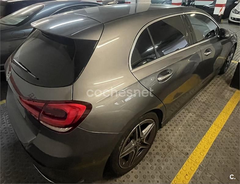 Usado Mercedes A180 109 CV (80 kW) 2018 Gris / plata Berlina