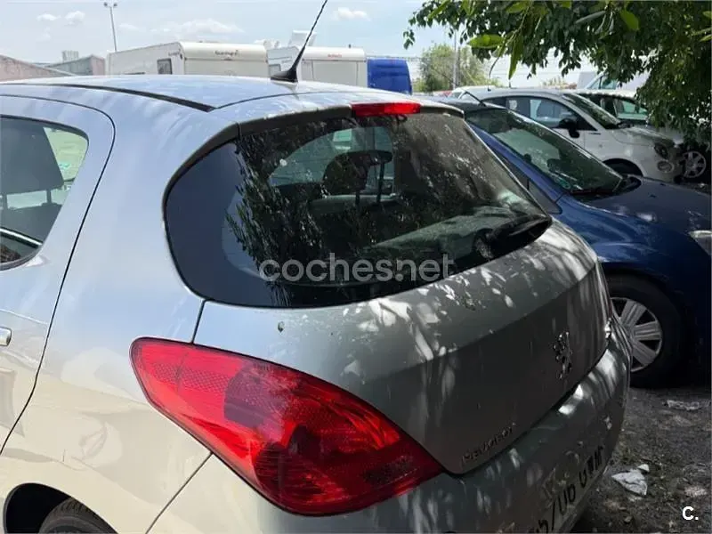 Usado Peugeot 308 Sport 120 CV (88 kW) 2010 Gris / plata Berlina