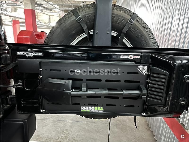 Usado Jeep Wrangler Unlimited Sahara 200 CV (147 kW) 2012 Negro SUV