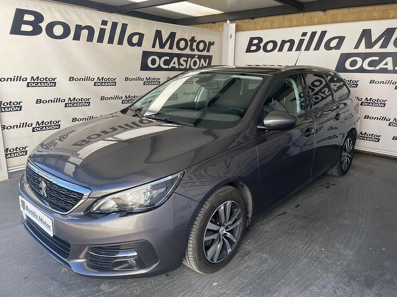Usado Peugeot 308 Style 130 CV (95 kW) 2021 Gris Familiar