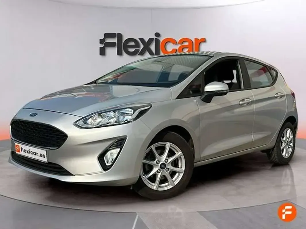 Usado Ford Fiesta Active 86 CV (63 kW) 2018 Gris Utilitario