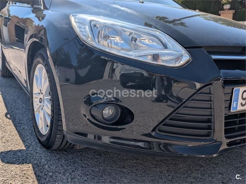 Usado Ford Focus Trend 115 CV (84 kW) 2013 Negro Berlina