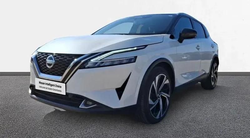 Lunar white con techo midnight Usado 2021 Nissan Qashqai Tekna+ SUV | 25.900 € (Un poco caro) - Imagen 1/4