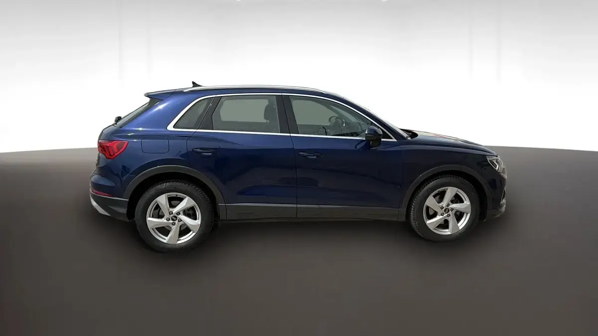 Usado Audi Q3 Advanced 150 CV (110 kW) 2021 Azul navarra SUV