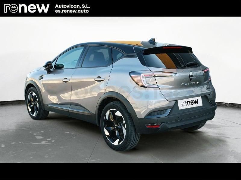 Usado Renault Captur Techno 145 CV (106 kW) 2025 Gris / plata SUV