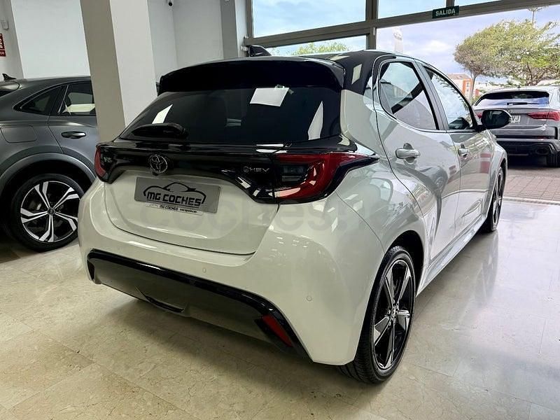 Usado Toyota Yaris Hybrid Plus 116 CV (85 kW) 2025 Blanco Berlina