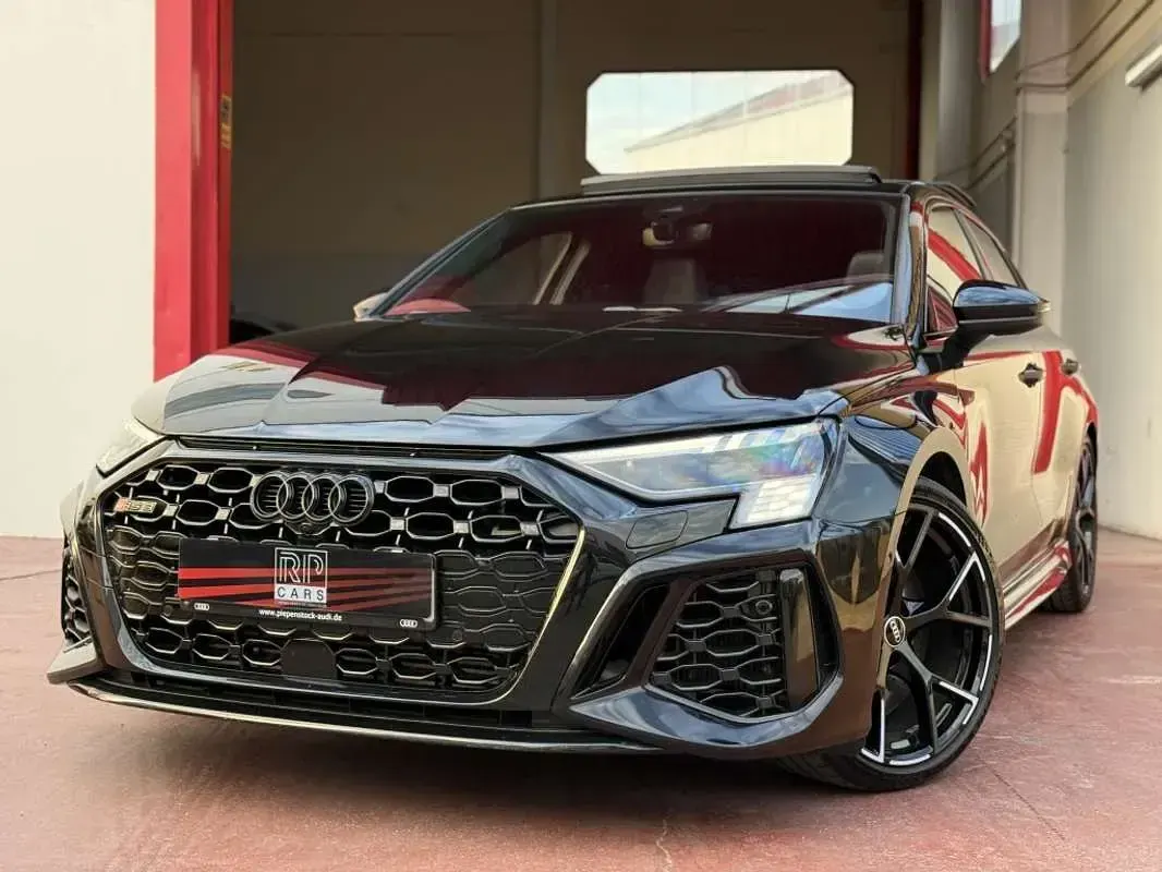 Usado Audi RS3 Sportback 400 CV (294 kW) 2022 Negro Utilitario