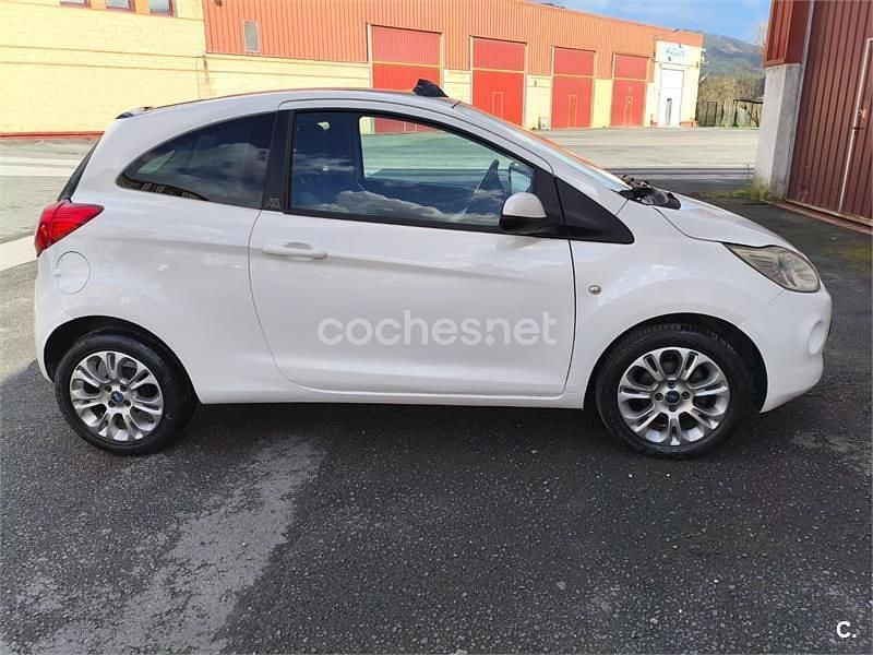 Usado Ford Ka Titanium 69 CV (50 kW) 2009 Blanco Utilitario