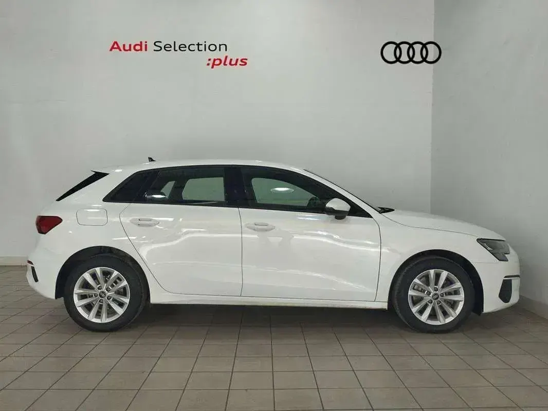 Usado Audi A3 Sportback 110 CV (80 kW) 2021 Blanco Utilitario