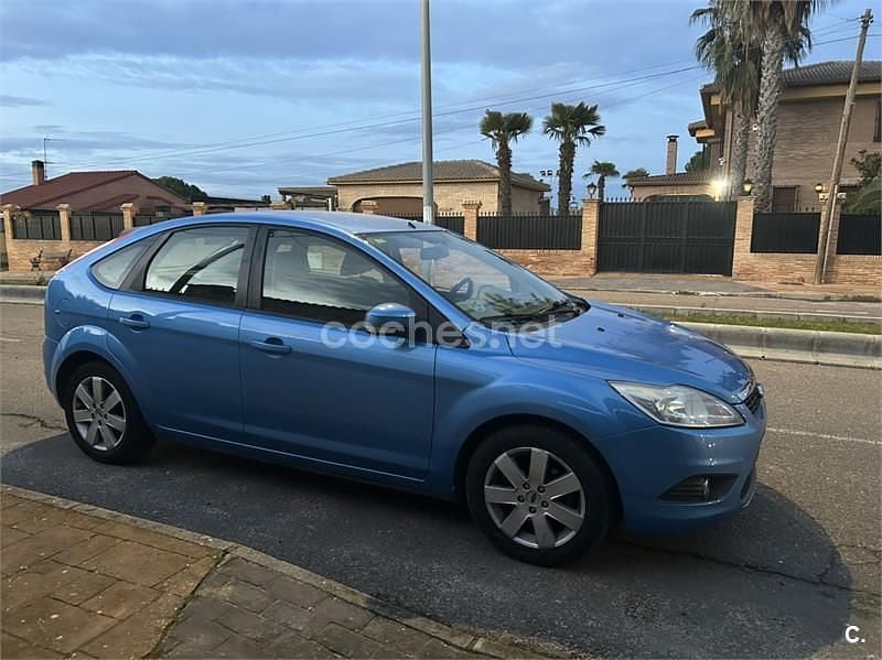 Usado Ford Focus Trend 109 CV (80 kW) 2011 Azul Berlina