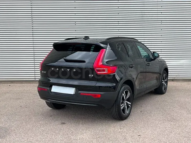 Usado Volvo XC40 Plus 163 CV (119 kW) 2024 Azul SUV