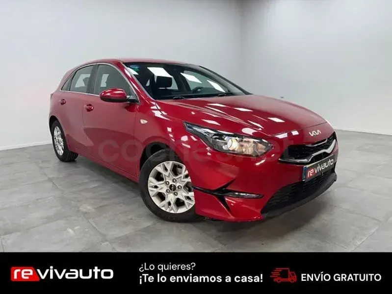 Usado Kia Ceed 136 CV (100 kW) 2022 Granate Utilitario
