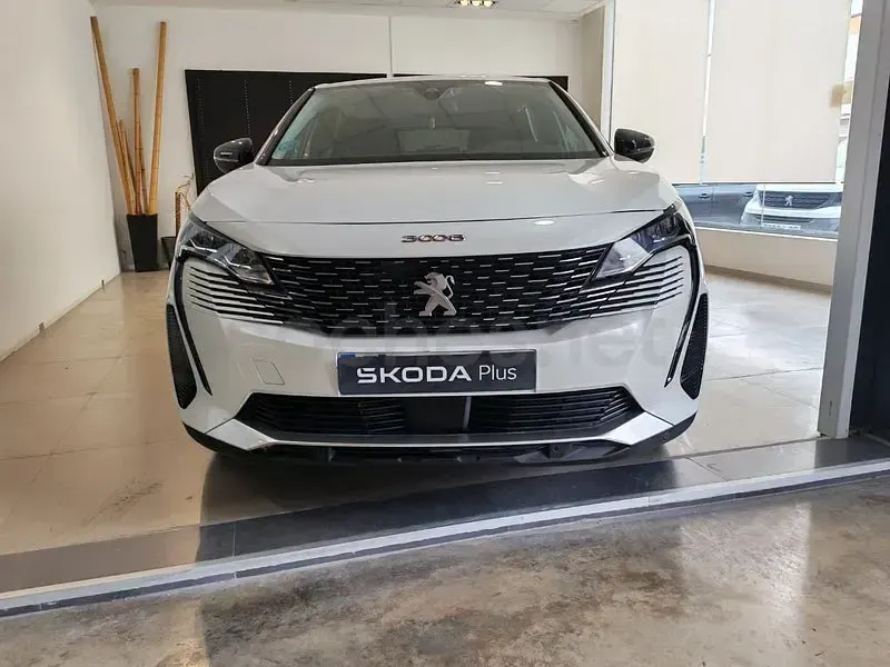 Usado Peugeot 3008 Active 130 CV (95 kW) 2022 Blanco SUV